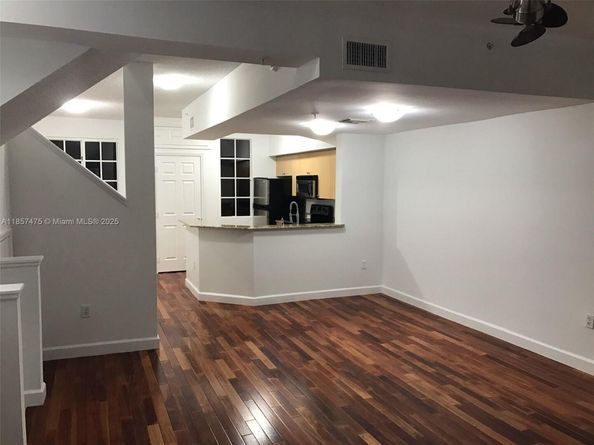 2821 NE 185th St 408, Aventura FL 33180