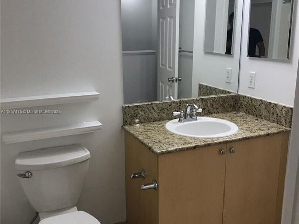 2821 NE 185th St 408, Aventura FL 33180