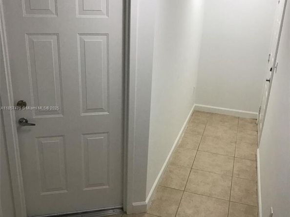 2821 NE 185th St 408, Aventura FL 33180