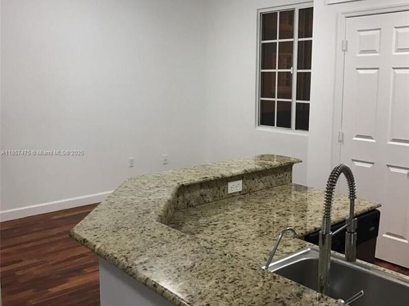 2821 NE 185th St 408, Aventura FL 33180