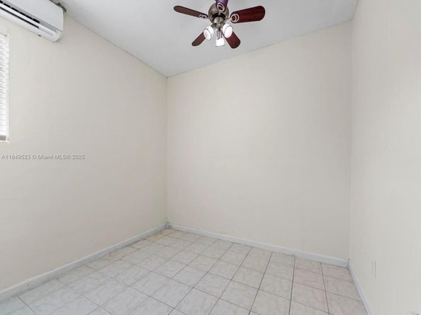6572 SW 8th Ct, North Lauderdale FL 33068