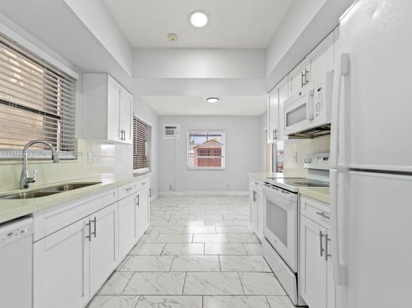 6572 SW 8th Ct, North Lauderdale FL 33068