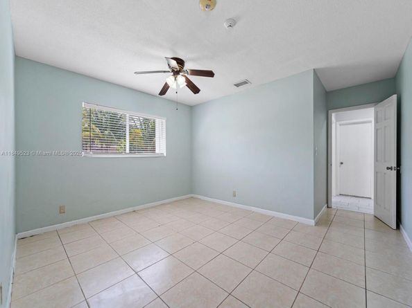 6572 SW 8th Ct, North Lauderdale FL 33068