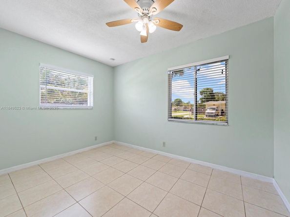 6572 SW 8th Ct, North Lauderdale FL 33068