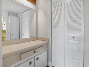 3050 NE 16th Ave 407, Oakland Park FL 33334