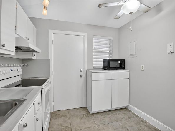 3050 NE 16th Ave 407, Oakland Park FL 33334