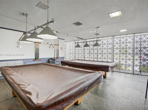 3050 NE 16th Ave 407, Oakland Park FL 33334