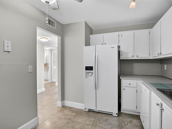 3050 NE 16th Ave 407, Oakland Park FL 33334