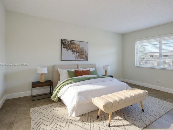 3050 NE 16th Ave 407, Oakland Park FL 33334