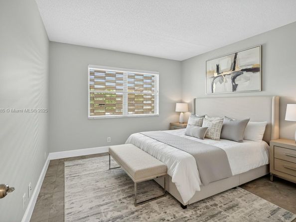 3050 NE 16th Ave 407, Oakland Park FL 33334