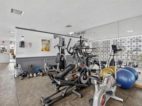 3050 NE 16th Ave 407, Oakland Park FL 33334