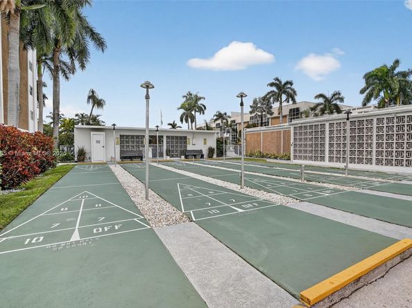 3050 NE 16th Ave 407, Oakland Park FL 33334