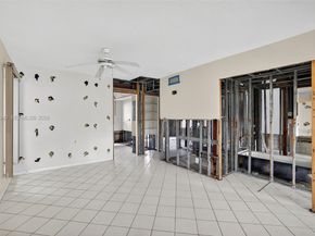 6060 S Falls Cir Dr 306, Lauderhill FL 33319