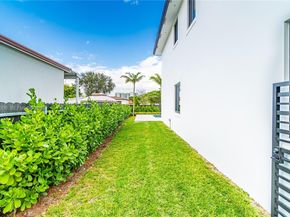 6535 SW 26th St, Miami FL 33155