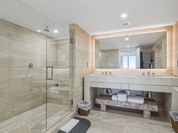 102 24th St 1440, Miami Beach FL 33139
