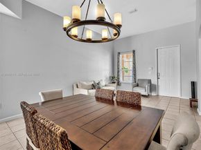 2117 NE 40th Rd, Homestead FL 33033