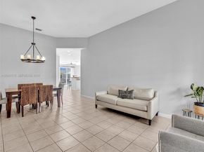 2117 NE 40th Rd, Homestead FL 33033