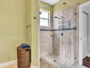 2117 NE 40th Rd, Homestead FL 33033