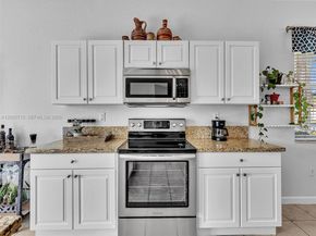 2117 NE 40th Rd, Homestead FL 33033