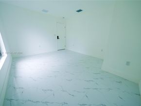 1112 NW 81st St, Miami FL 33150
