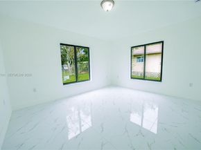1112 NW 81st St, Miami FL 33150