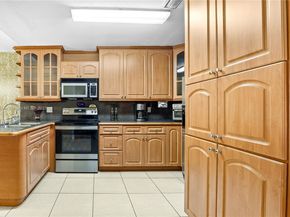 2462 W 65th St, Hialeah FL 33016