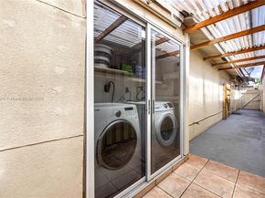 2462 W 65th St, Hialeah FL 33016