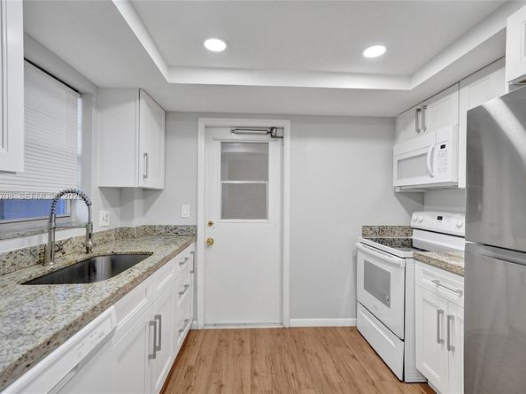 2441 SW 82nd Ave 205, Davie FL 33324