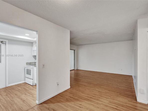 2441 SW 82nd Ave 205, Davie FL 33324