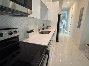 2938 NW 27th St 2938, Miami FL 33142