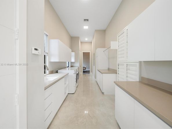 3275 Islewood Ave, Weston FL 33332