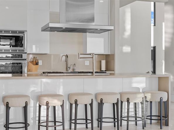 3275 Islewood Ave, Weston FL 33332