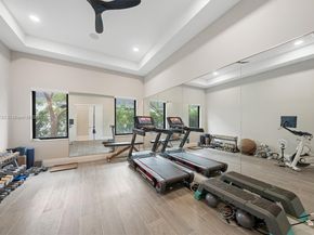 3275 Islewood Ave, Weston FL 33332