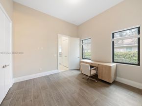 3275 Islewood Ave, Weston FL 33332