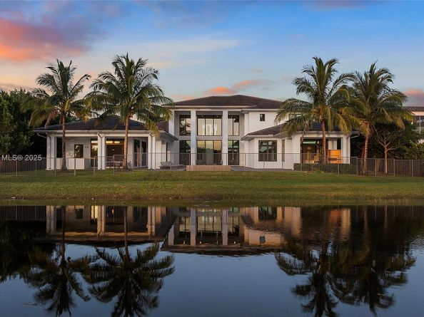 3275 Islewood Ave, Weston FL 33332