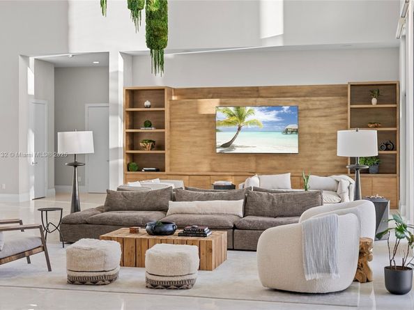 3275 Islewood Ave, Weston FL 33332
