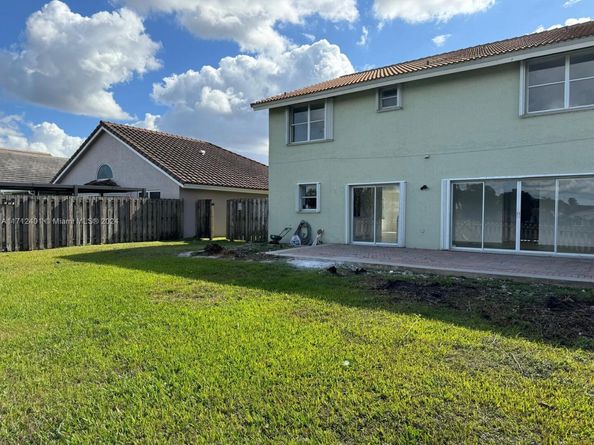 12149 NW 34th St, Sunrise FL 33323