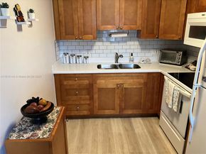 800 SW 131st Ave 109F, Pembroke Pines FL 33027