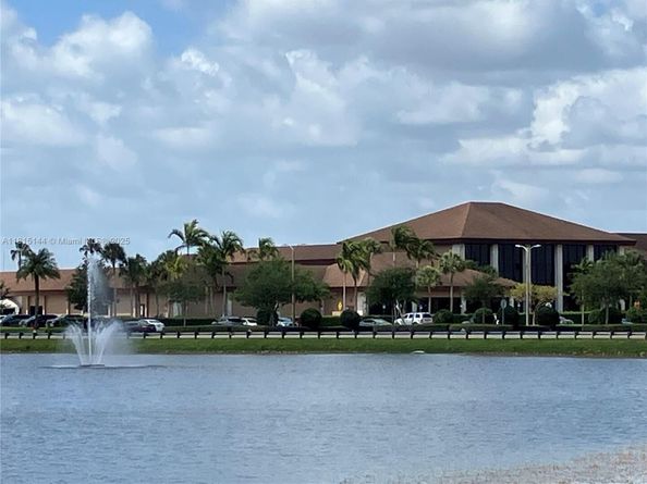 800 SW 131st Ave 109F, Pembroke Pines FL 33027