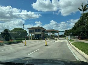 800 SW 131st Ave 109F, Pembroke Pines FL 33027