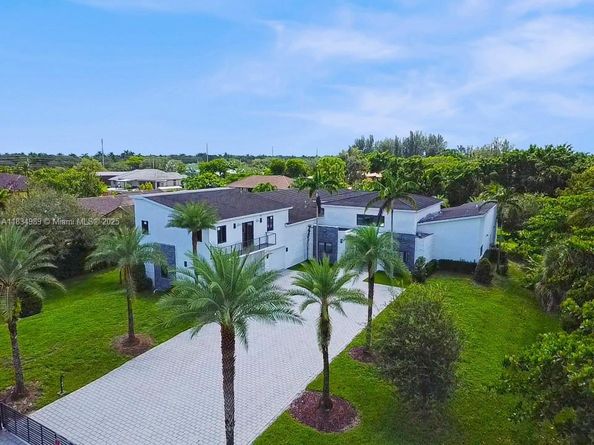 11350 NW 8th St, Plantation FL 33325