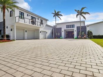 11350 NW 8th St