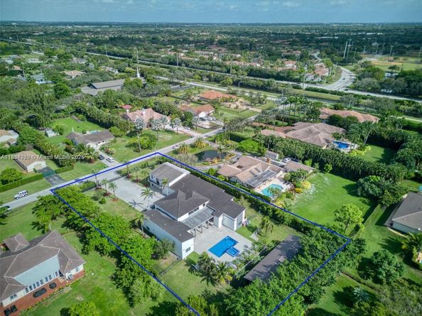 11350 NW 8th St, Plantation FL 33325