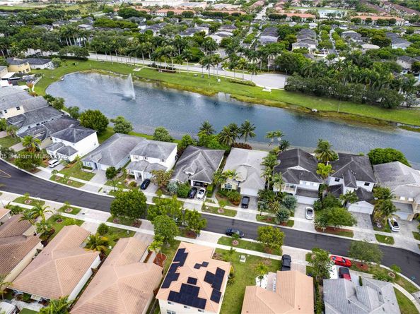 3457 NE 2nd St, Homestead FL 33033