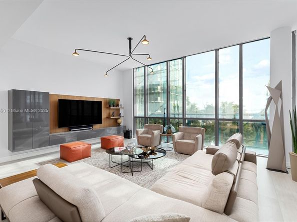 650 NE 32nd St BH7, Miami FL 33137