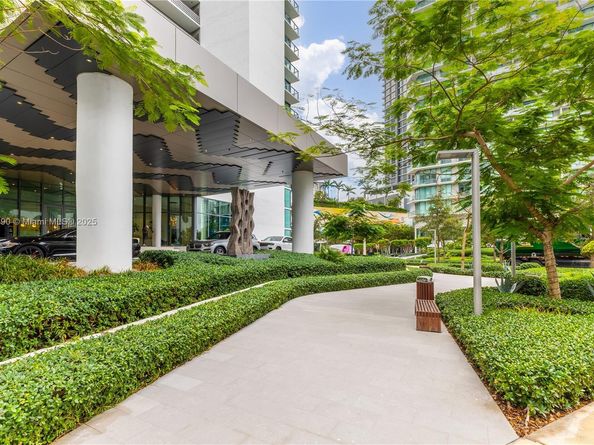 650 NE 32nd St BH7, Miami FL 33137