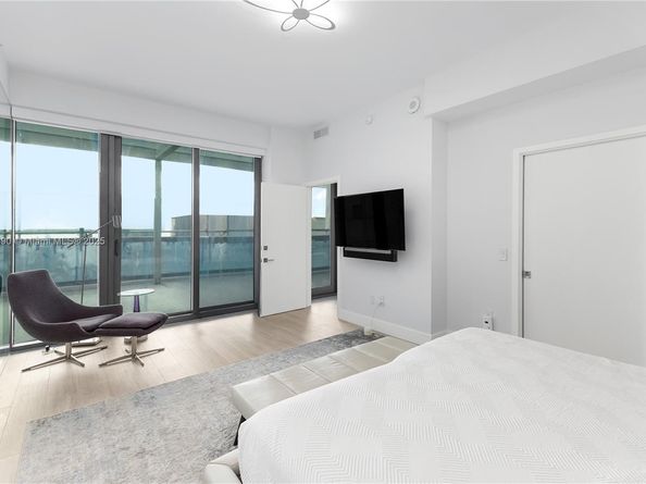 650 NE 32nd St BH7, Miami FL 33137