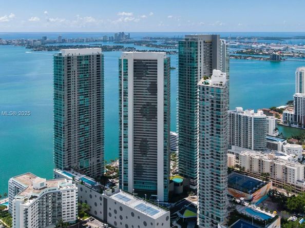 650 NE 32nd St BH7, Miami FL 33137