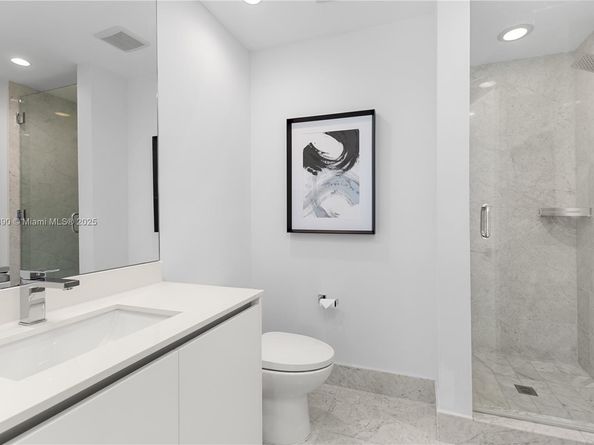 650 NE 32nd St BH7, Miami FL 33137