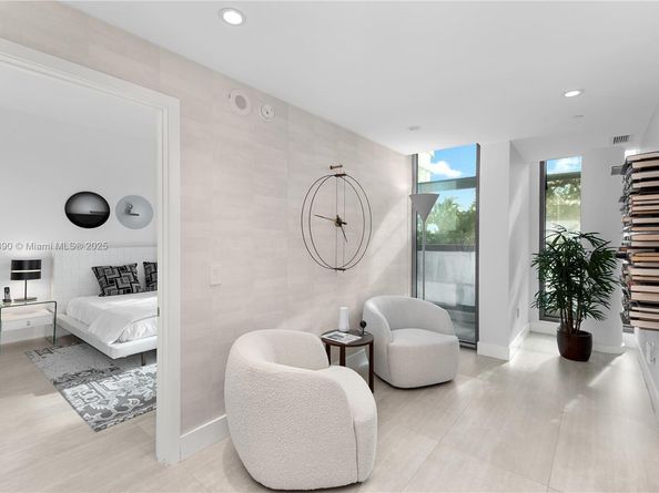 650 NE 32nd St BH7, Miami FL 33137